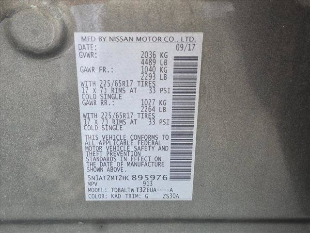 Used 2017 Nissan Rogue SV w/ SV Premium Package FWD image 18