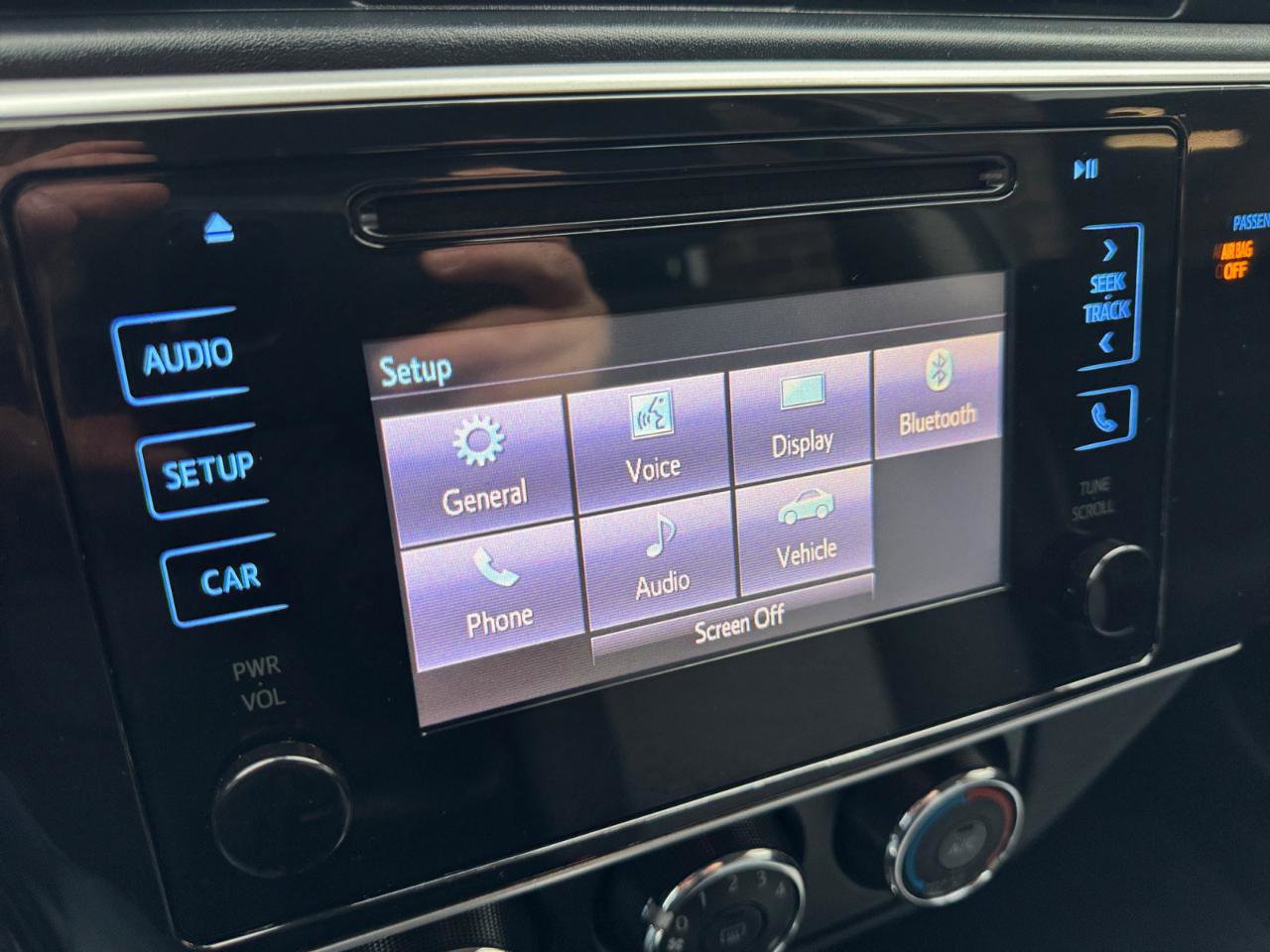 Used 2018 Toyota Corolla L image 18