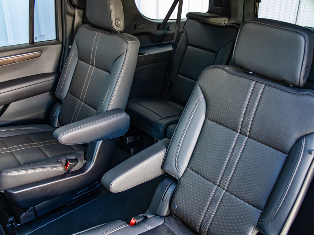 Used 2025 Chevrolet Suburban High Country image 20