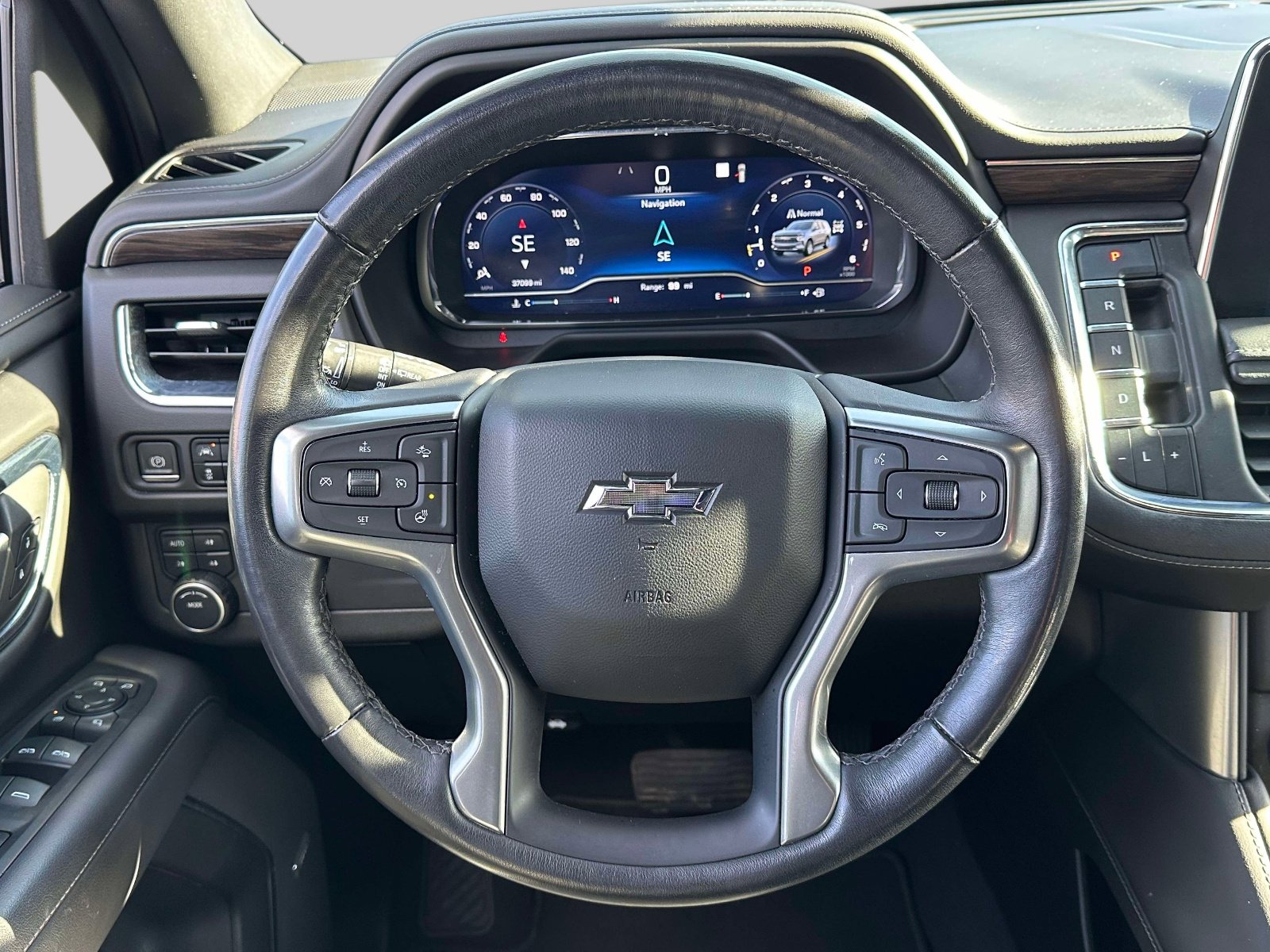 Used 2022 Chevrolet Tahoe Z71 w/ Luxury Package image 15