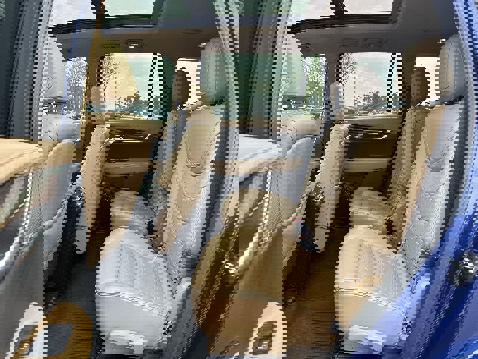 Used 2024 Cadillac XT6 Premium Luxury w/ Platinum Package image 31