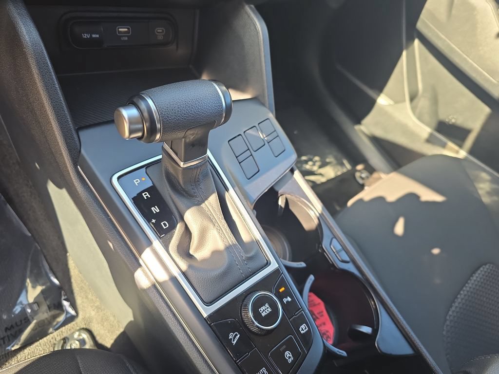 Used 2025 Kia Sportage LX FWD image 21