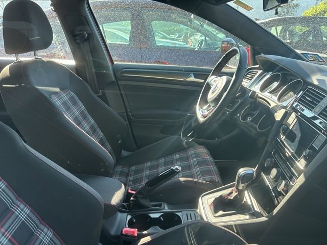 Used 2020 Volkswagen Golf 4-Door FWD image 10