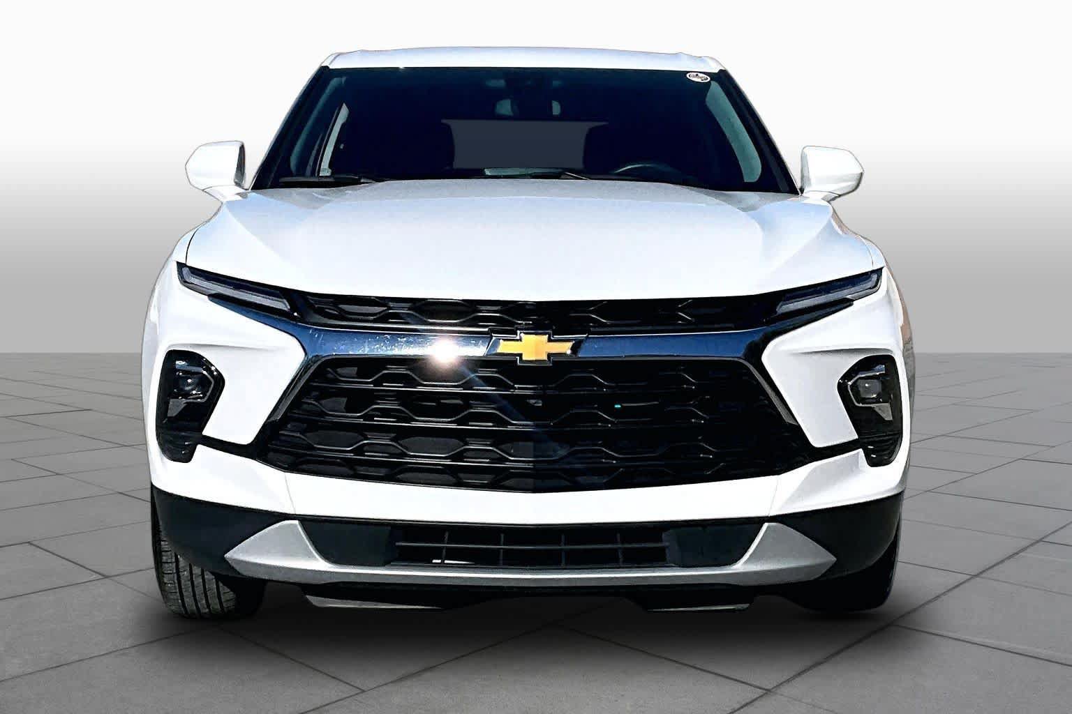 Used 2025 Chevrolet Blazer LT AWD/4WD image 3
