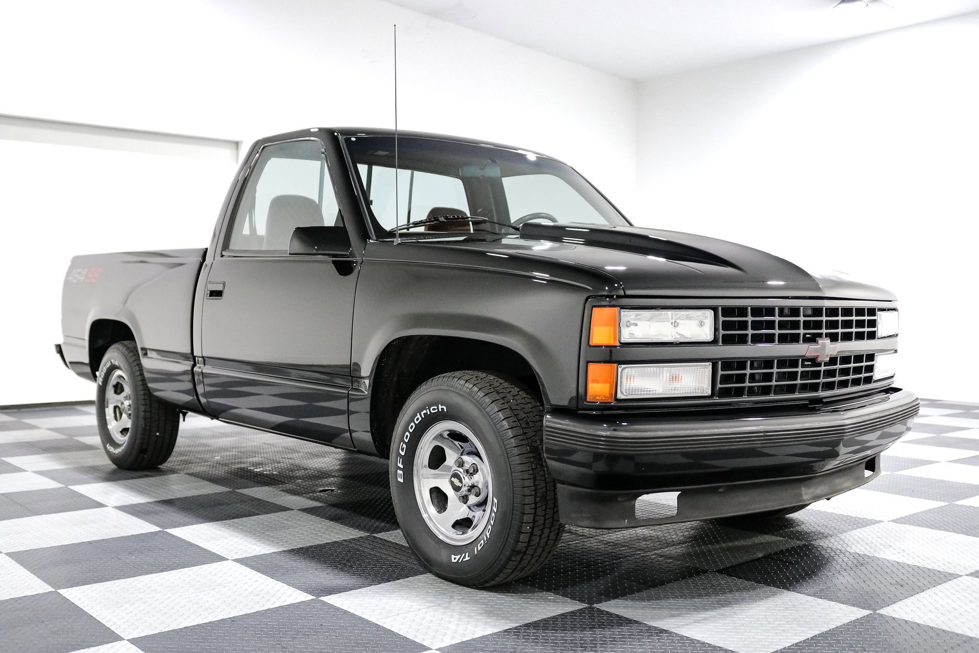 Used 1990 Chevrolet Silverado 1500 454 SS RWD image 1