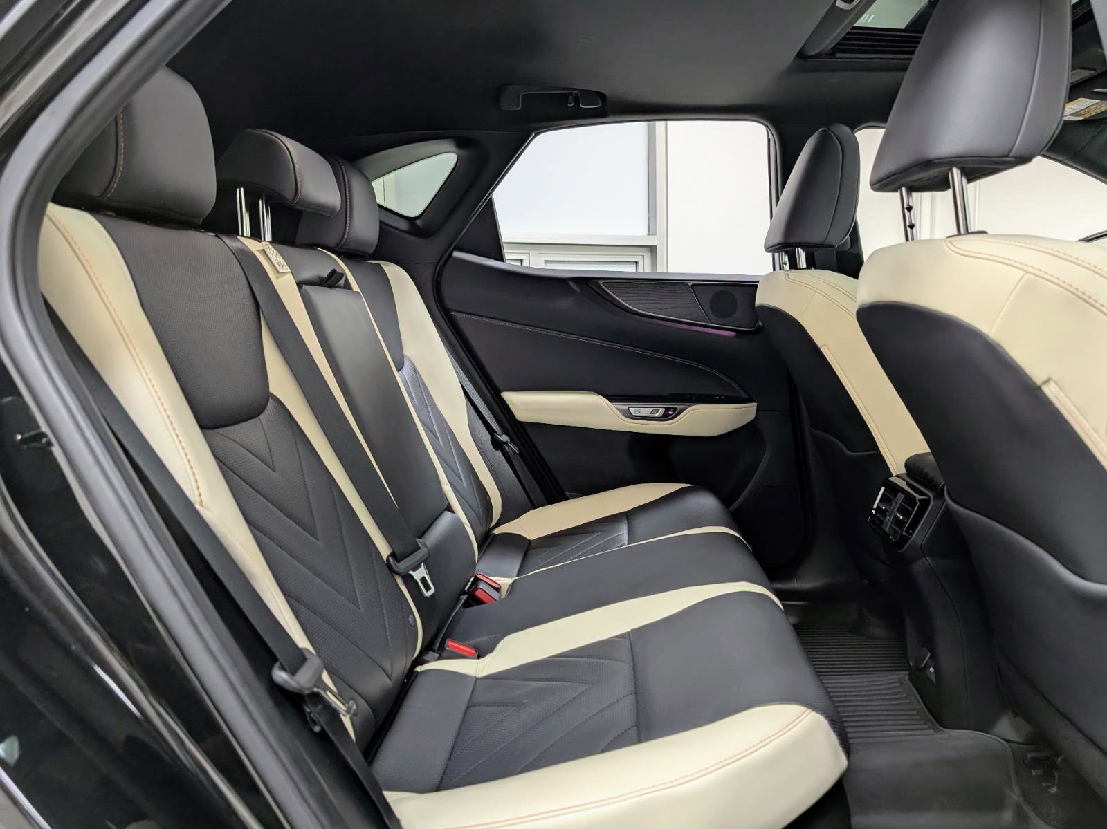 Used 2023 Lexus NX 450h+ AWD w/ Luxury Package image 22