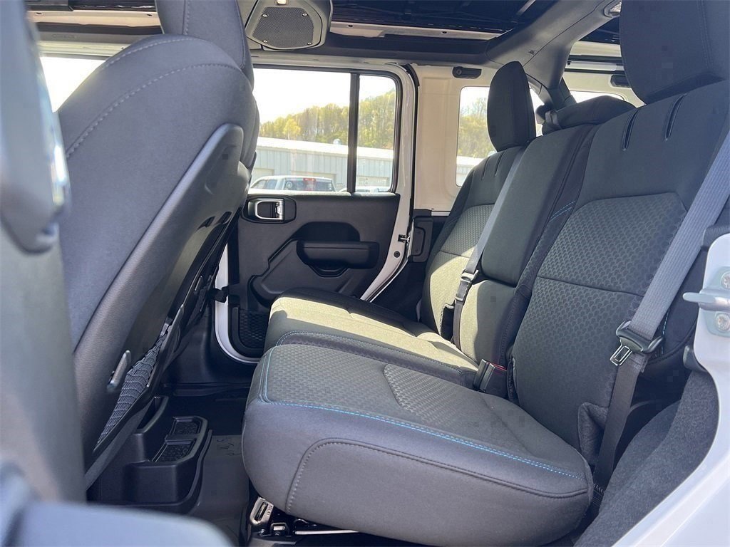 New 2025 Jeep Wrangler Unlimited Rubicon 4xe w/ Technology Group image 10