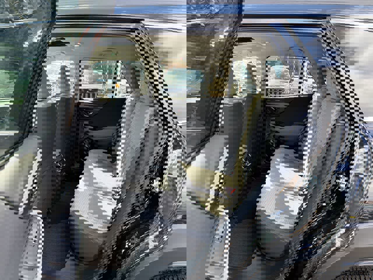 Used 2025 Subaru Outback Premium image 25