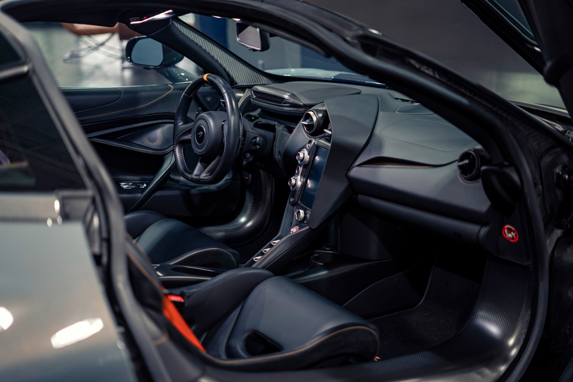 Used 2021 McLaren 765LT RWD image 40