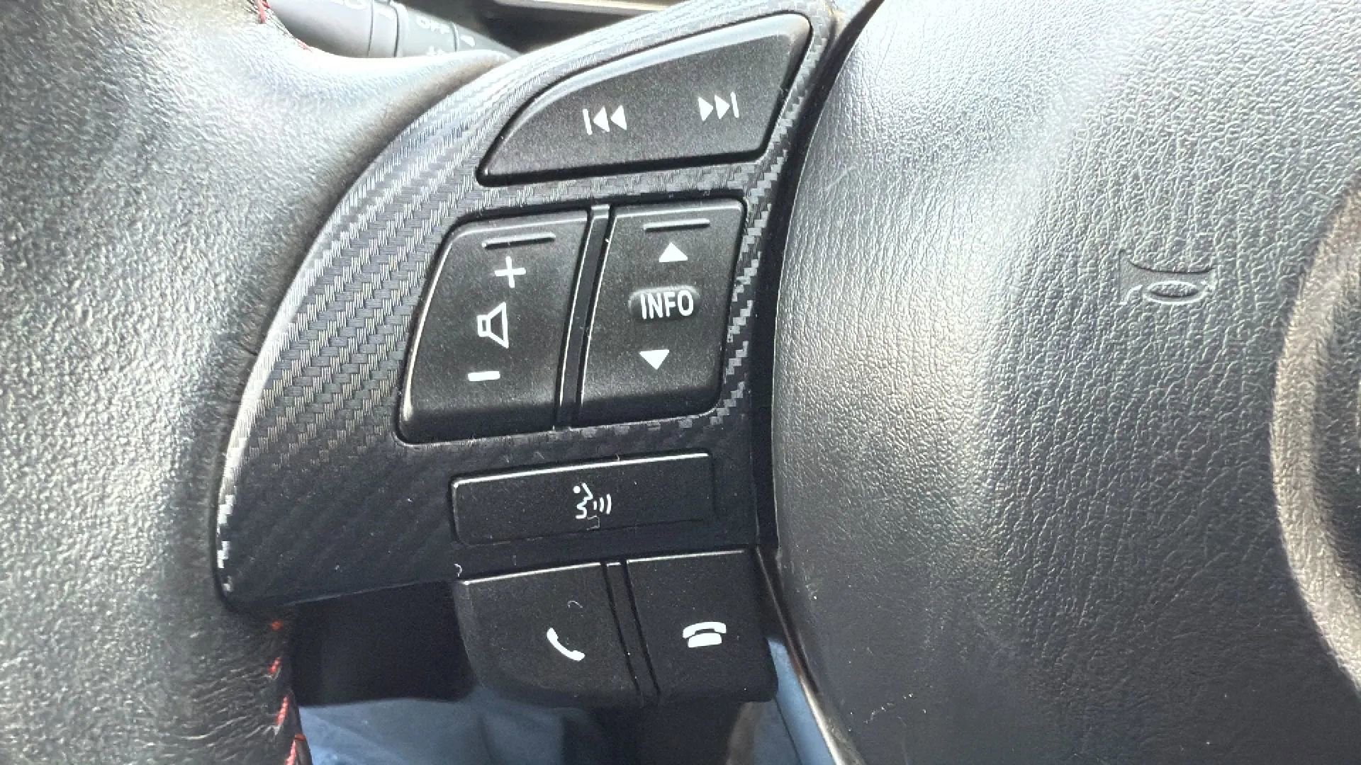 Used 2015 MAZDA MAZDA3 i Grand Touring image 12