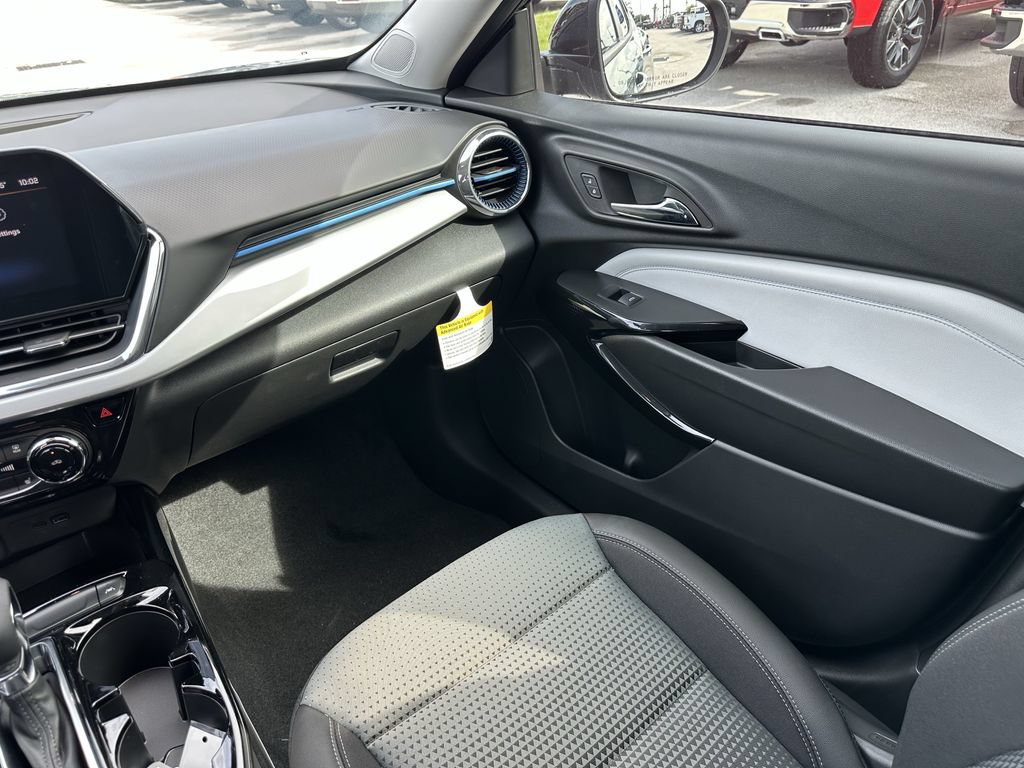 New 2026 Chevrolet Trax LT w/ Driver Confidence Package FWD image 12