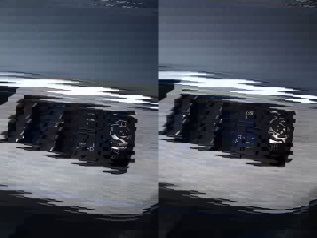 Used 2023 Toyota Venza Limited image 17