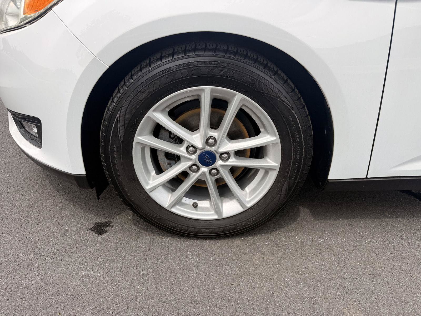 Used 2016 Ford Focus SE w/ SE Power Seat Package FWD image 9