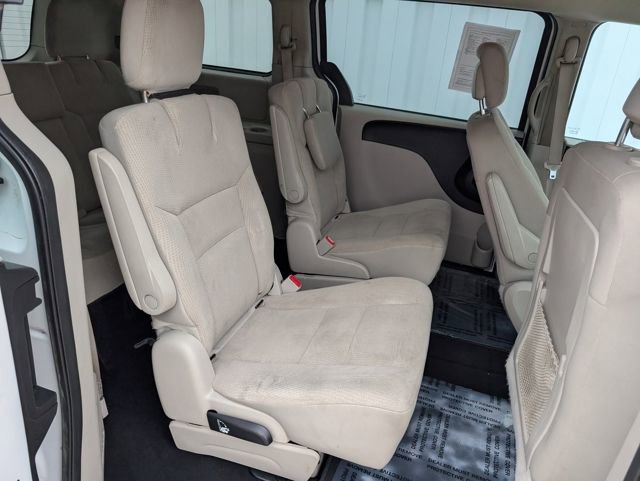 Used 2019 Dodge Grand Caravan SE w/ UConnect Hands-Free Group image 25