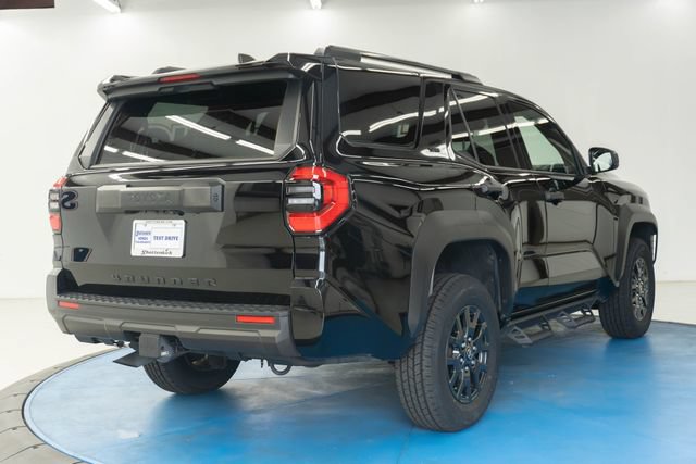Used 2025 Toyota 4Runner SR5 AWD/4WD image 33