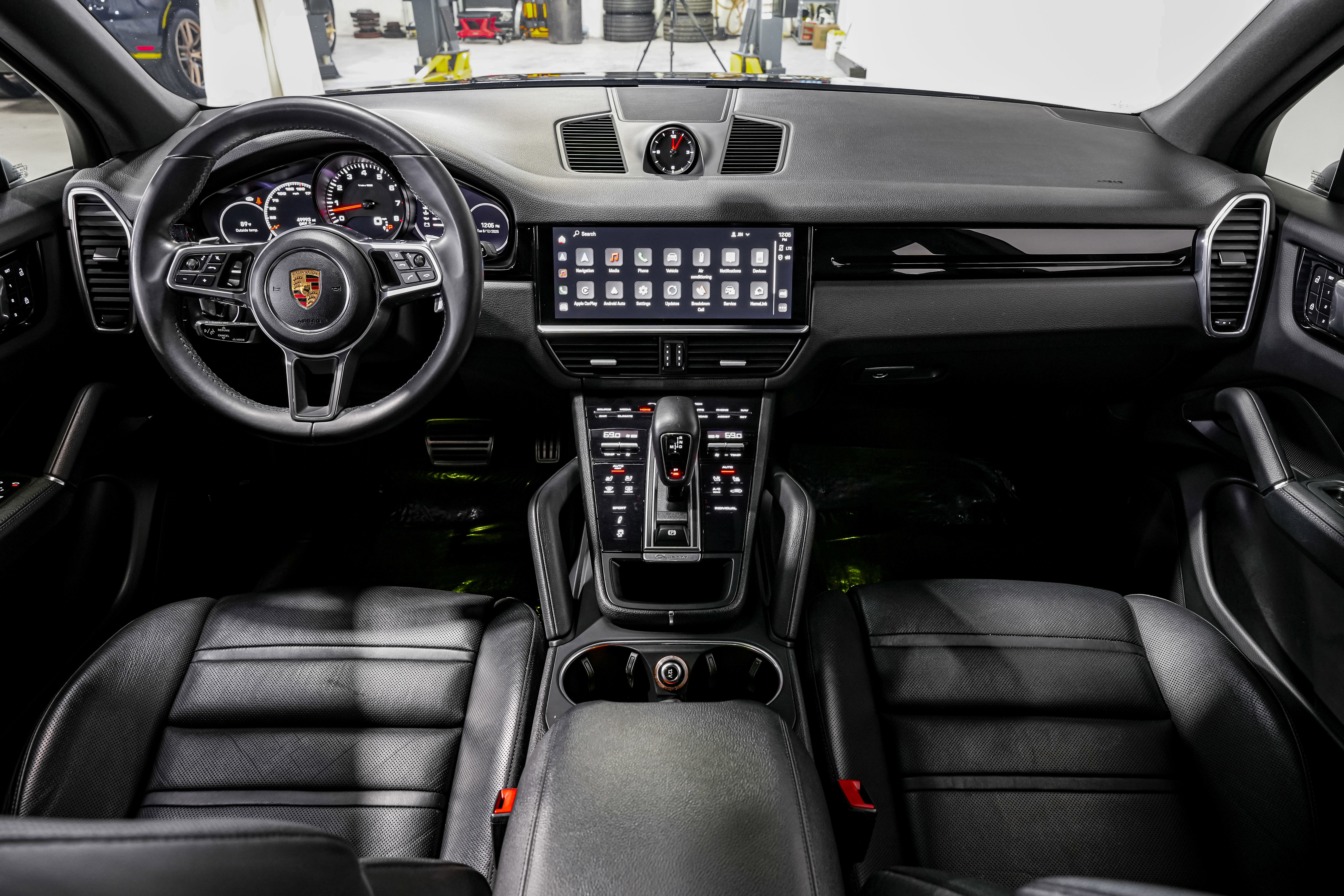 Used 2022 Porsche Cayenne S image 19