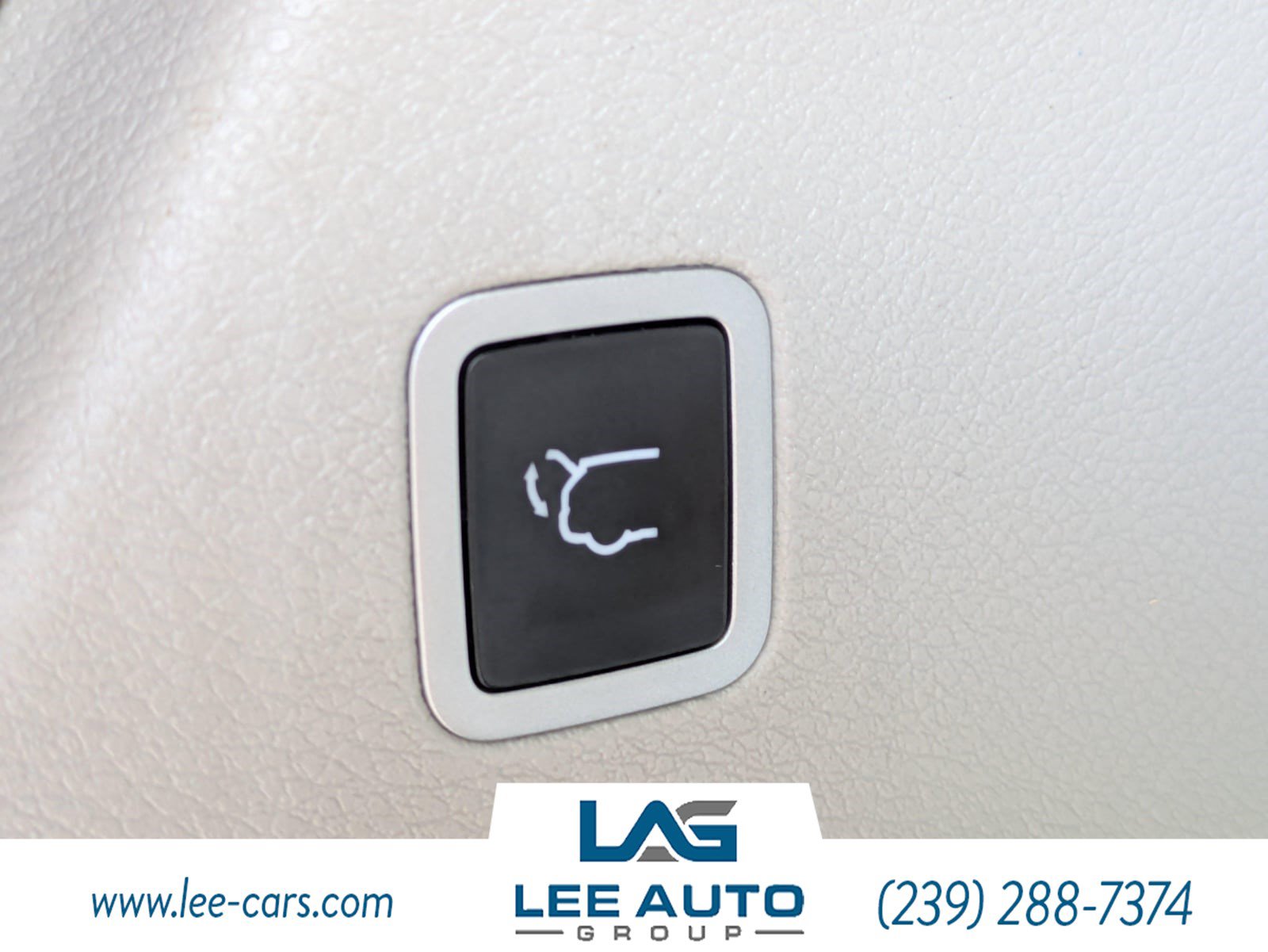 Used 2021 Chrysler Pacifica Touring-L FWD image 11
