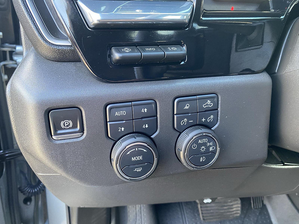 Used 2025 Chevrolet Silverado 1500 High Country AWD/4WD image 61