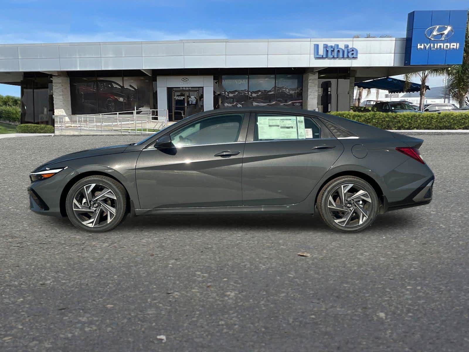 Certified 2026 Hyundai Elantra Limited FWD image 6