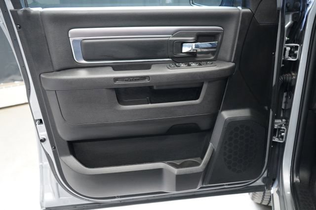 Used 2022 RAM 1500 Classic Warlock AWD/4WD image 9
