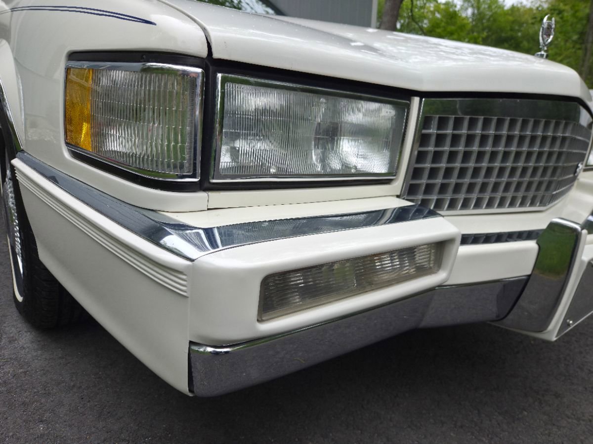 Used 1990 Cadillac De Ville Coupe FWD image 11