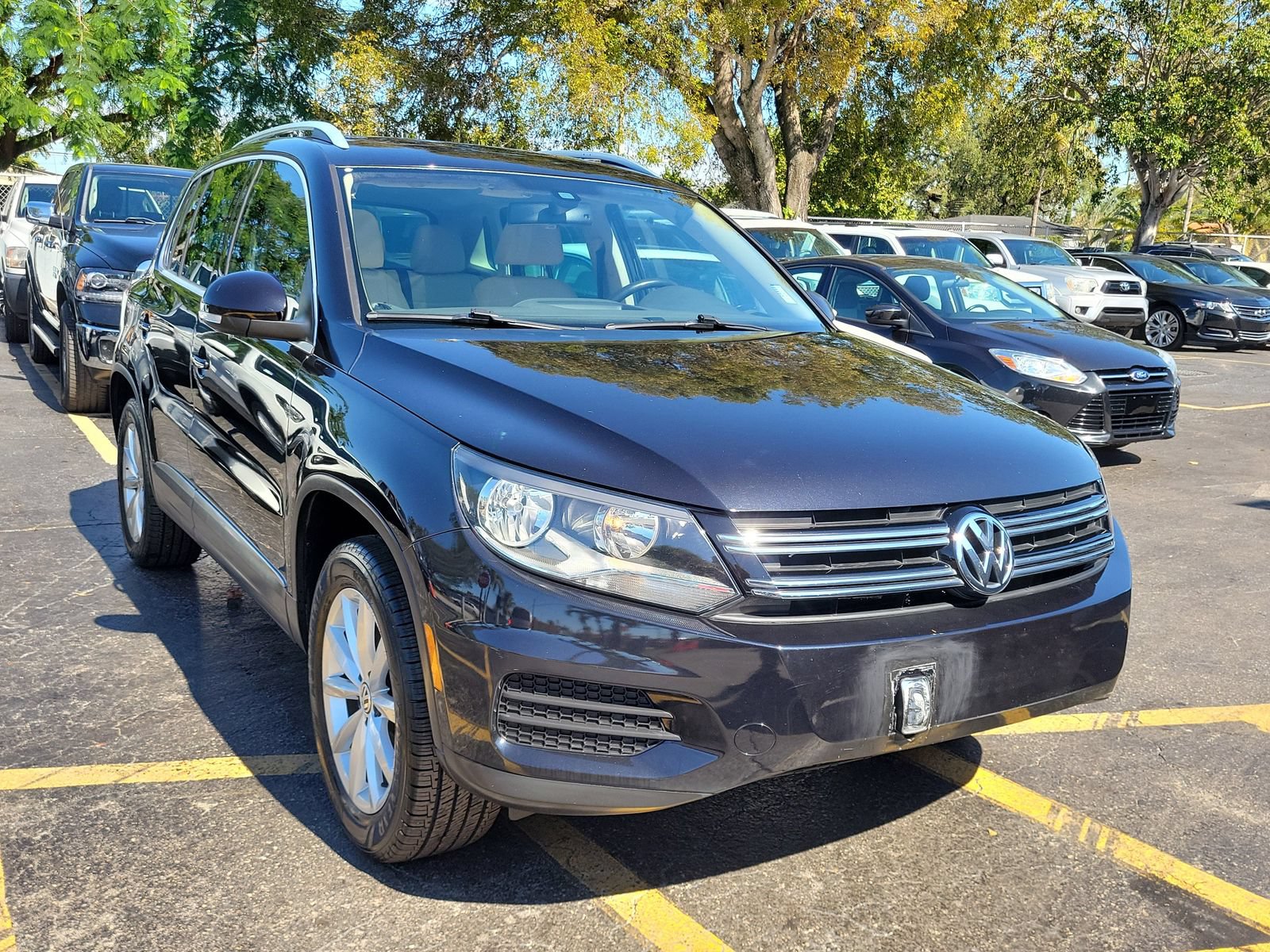 Used 2017 Volkswagen Tiguan Wolfsburg Edition FWD image 3