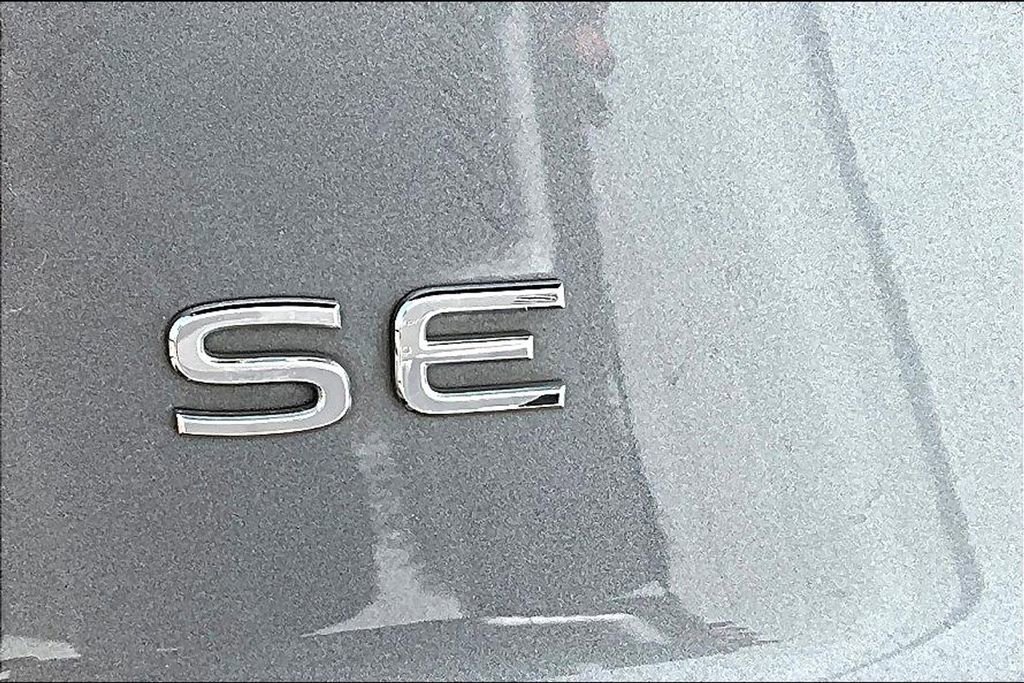 Used 2024 Volkswagen Atlas Cross Sport SE image 39