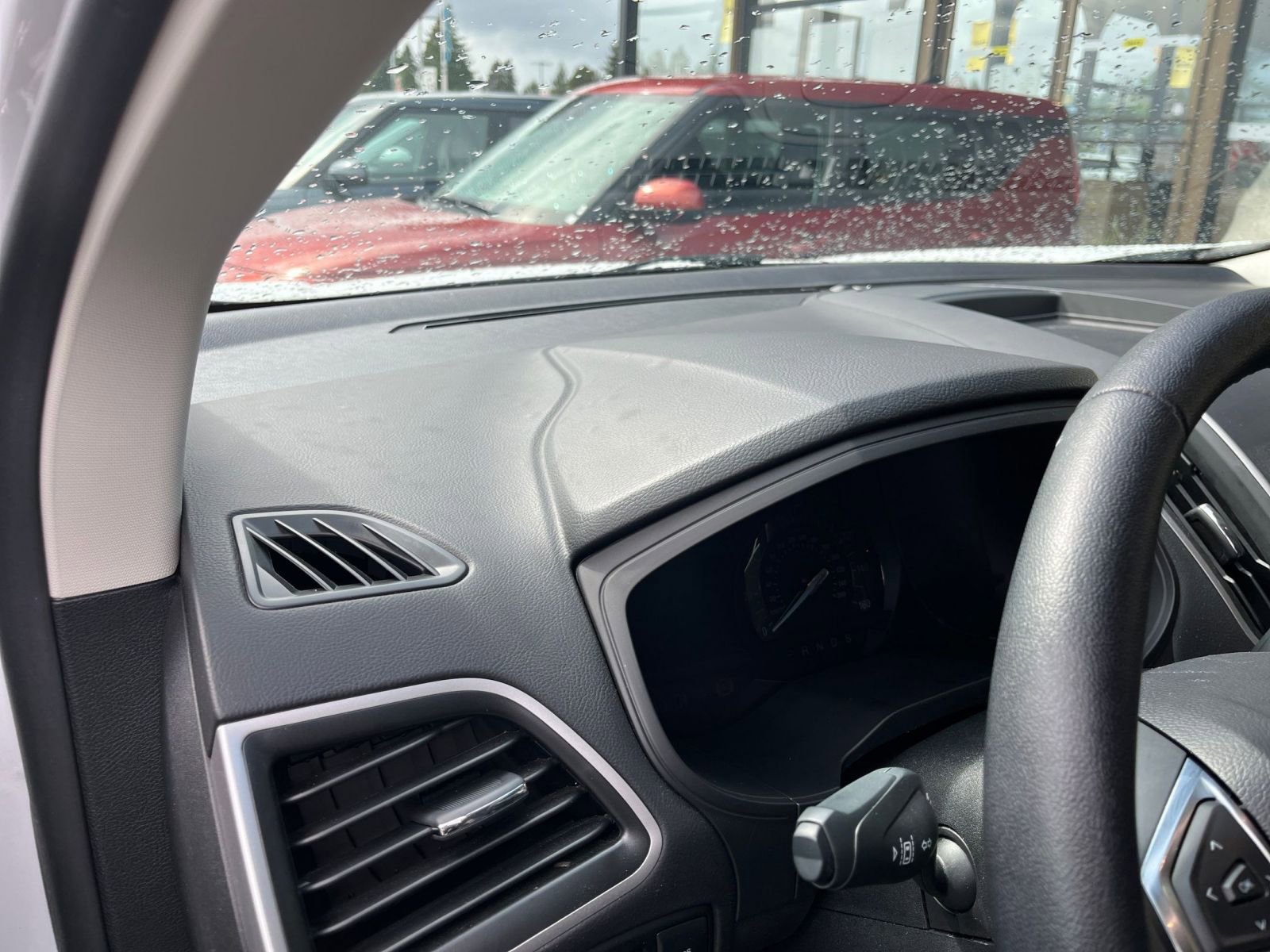 Used 2024 Ford Edge SEL image 34