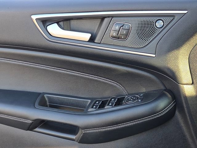 Used 2022 Ford Edge Titanium image 26