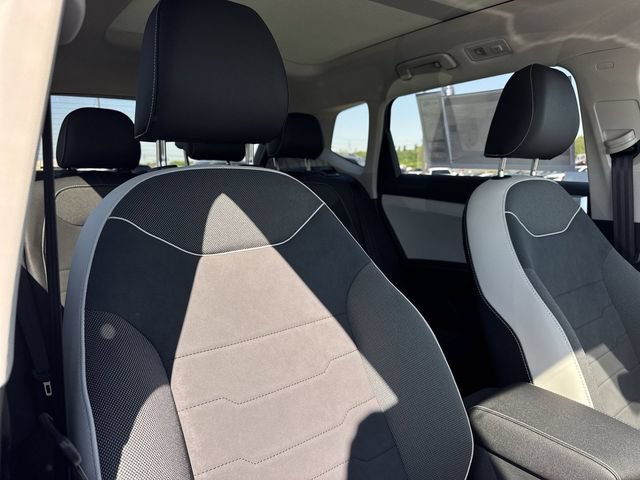 New 2026 Volkswagen Taos SE FWD image 24