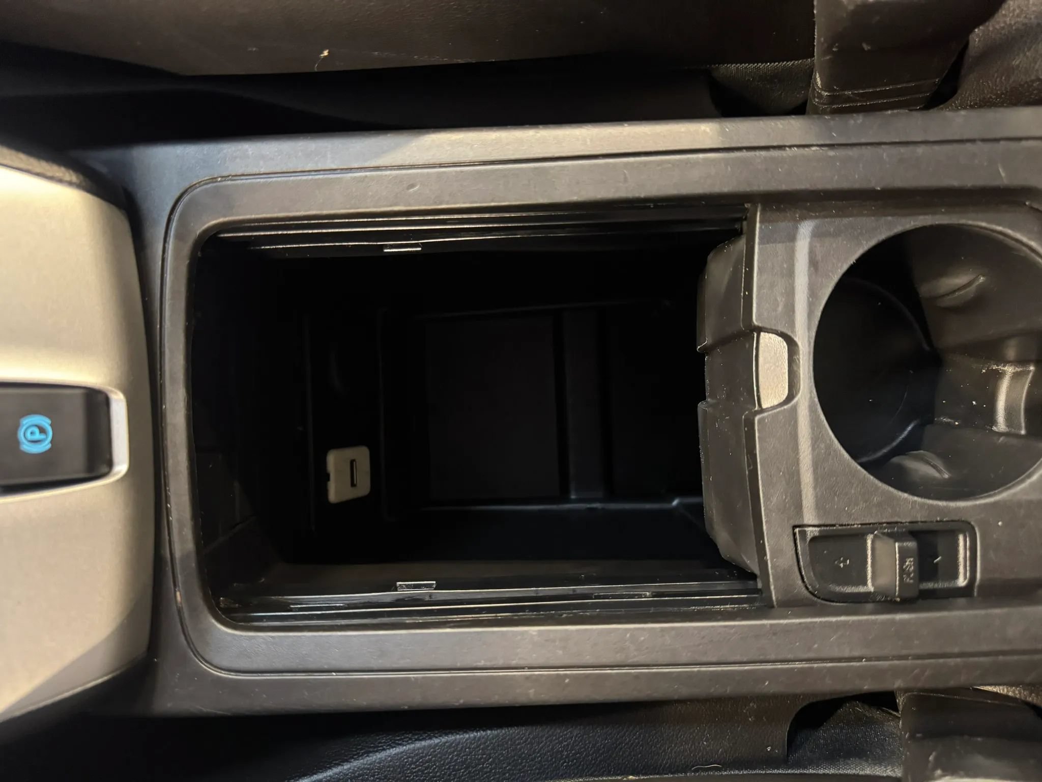 Used 2013 Chevrolet Captiva Sport LTZ FWD image 22