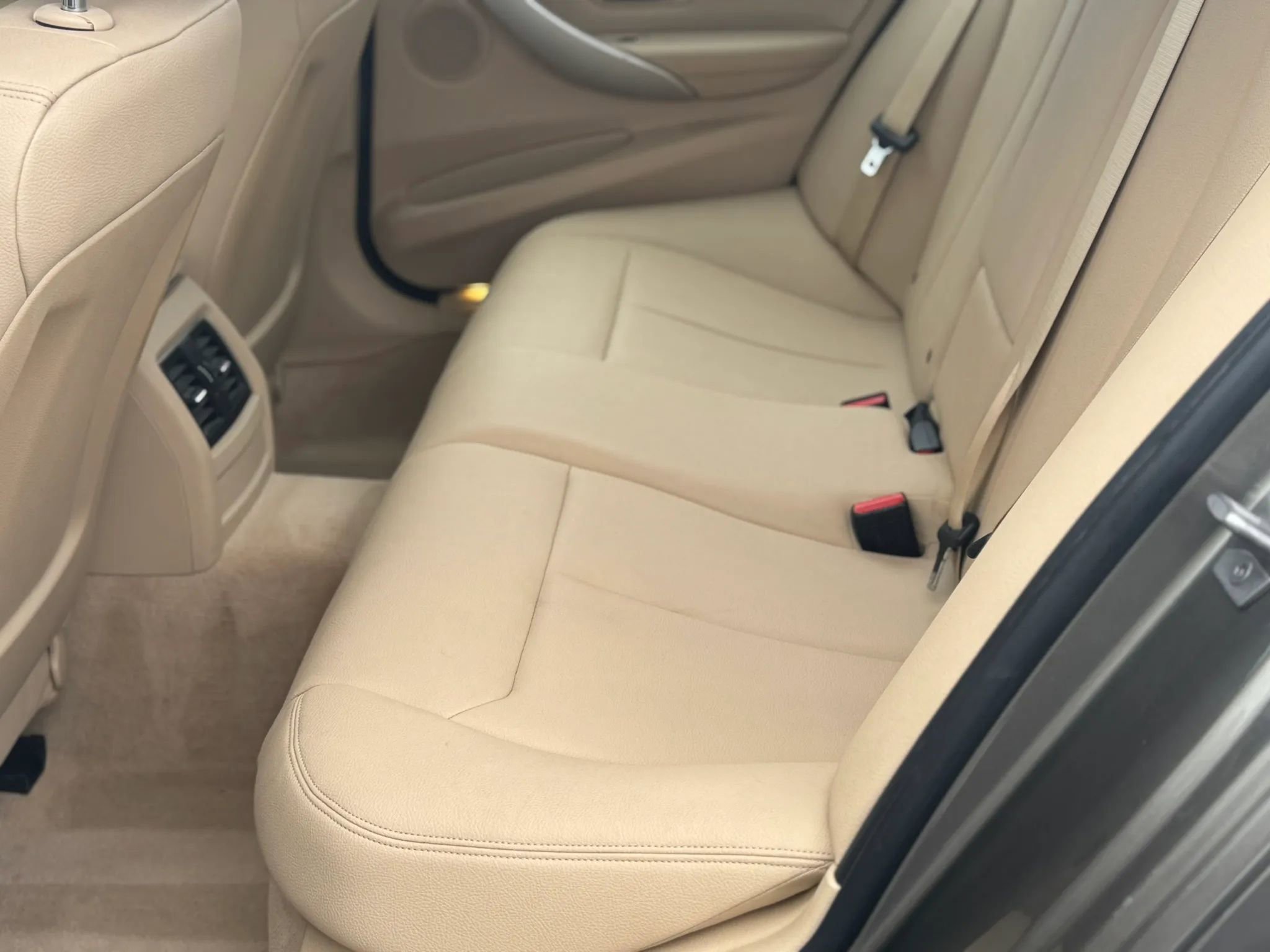 Used 2016 BMW 320i Sedan RWD image 17