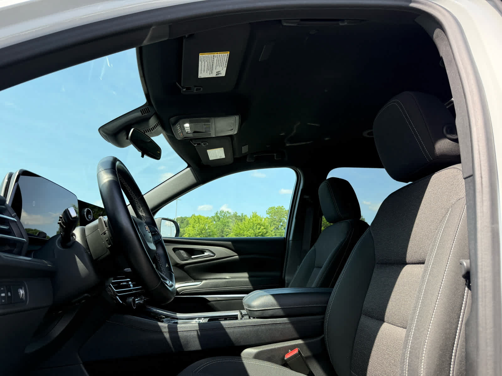 Used 2024 Chevrolet Traverse LT FWD image 23