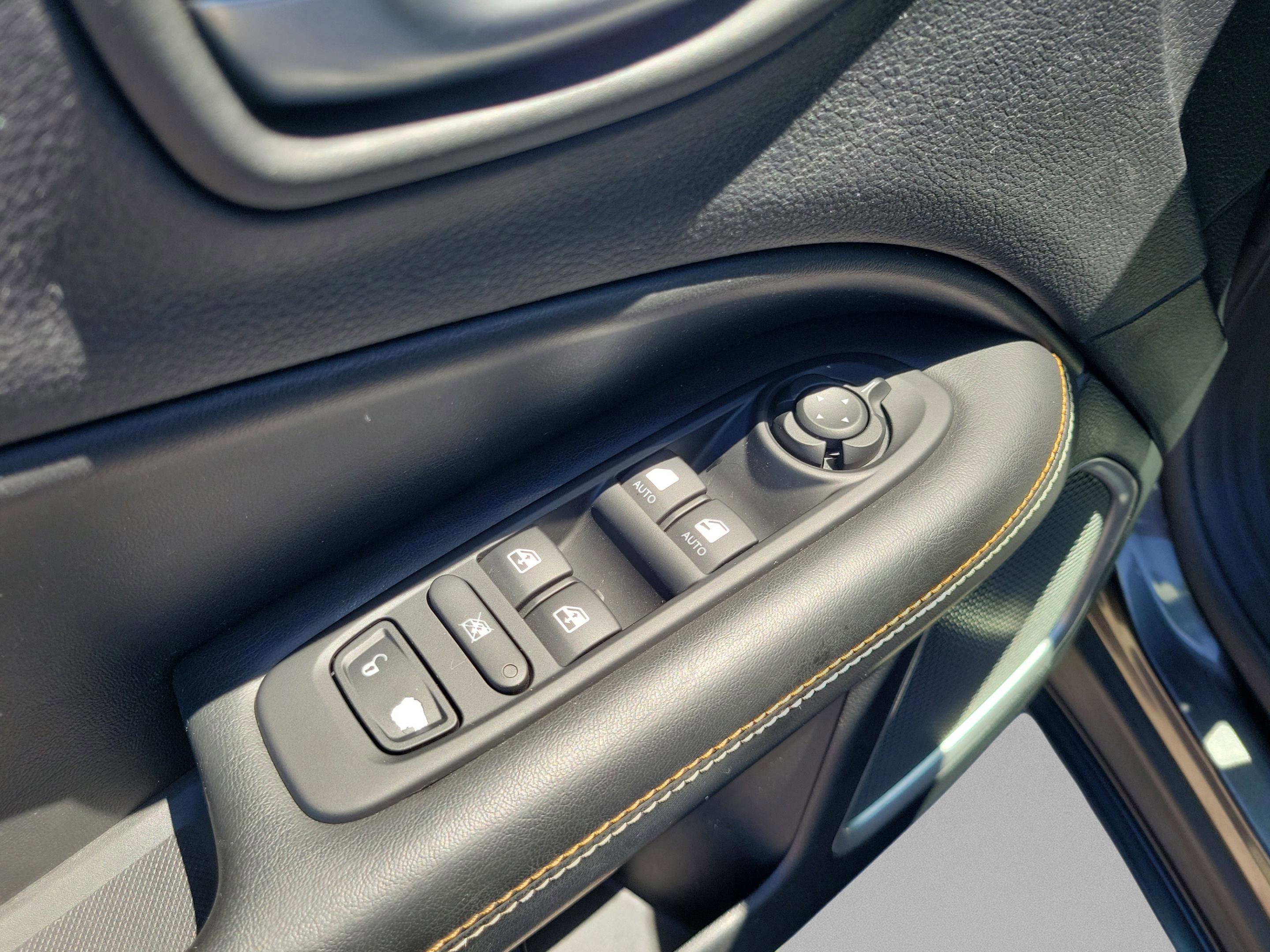 Used 2020 Jeep Compass Latitude w/ Popular Equipment Group image 17