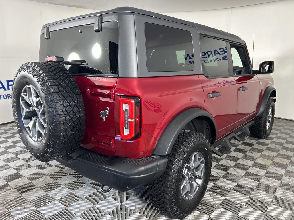 Used 2025 Ford Bronco Badlands image 7