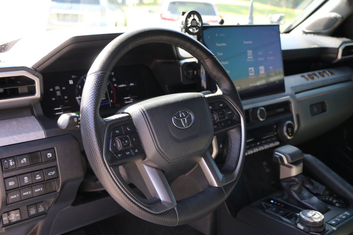 Used 2024 Toyota Tacoma 4x4 Double Cab Hybrid image 21