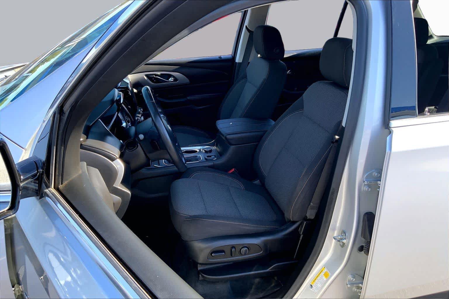 Used 2019 Chevrolet Traverse LT FWD image 8