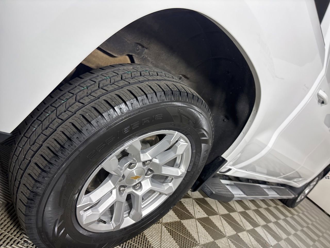 Used 2025 Chevrolet Silverado 1500 LT image 31