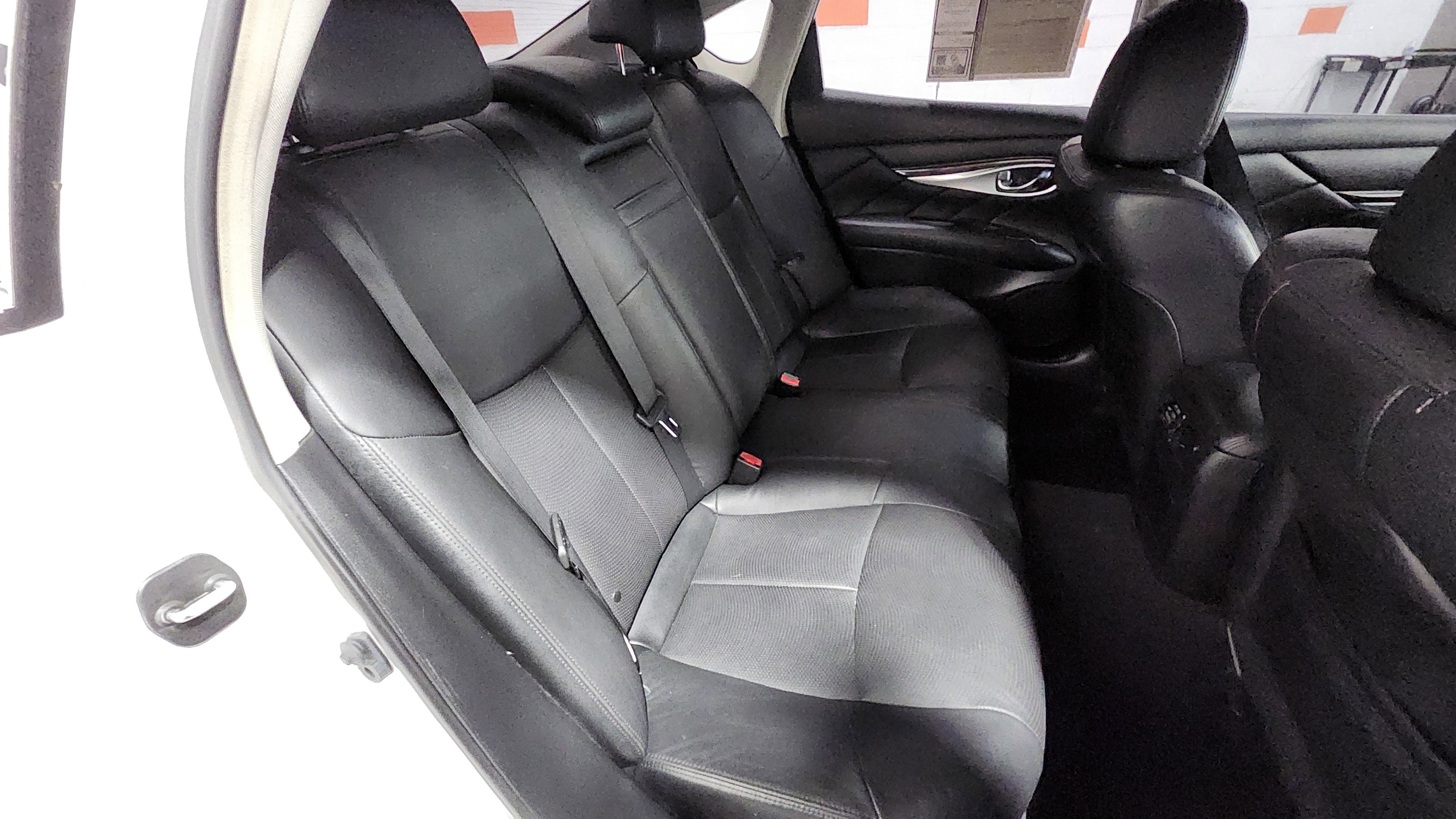 Used 2019 INFINITI Q70 Luxe image 21