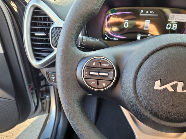 Used 2025 Kia Soul LX image 19