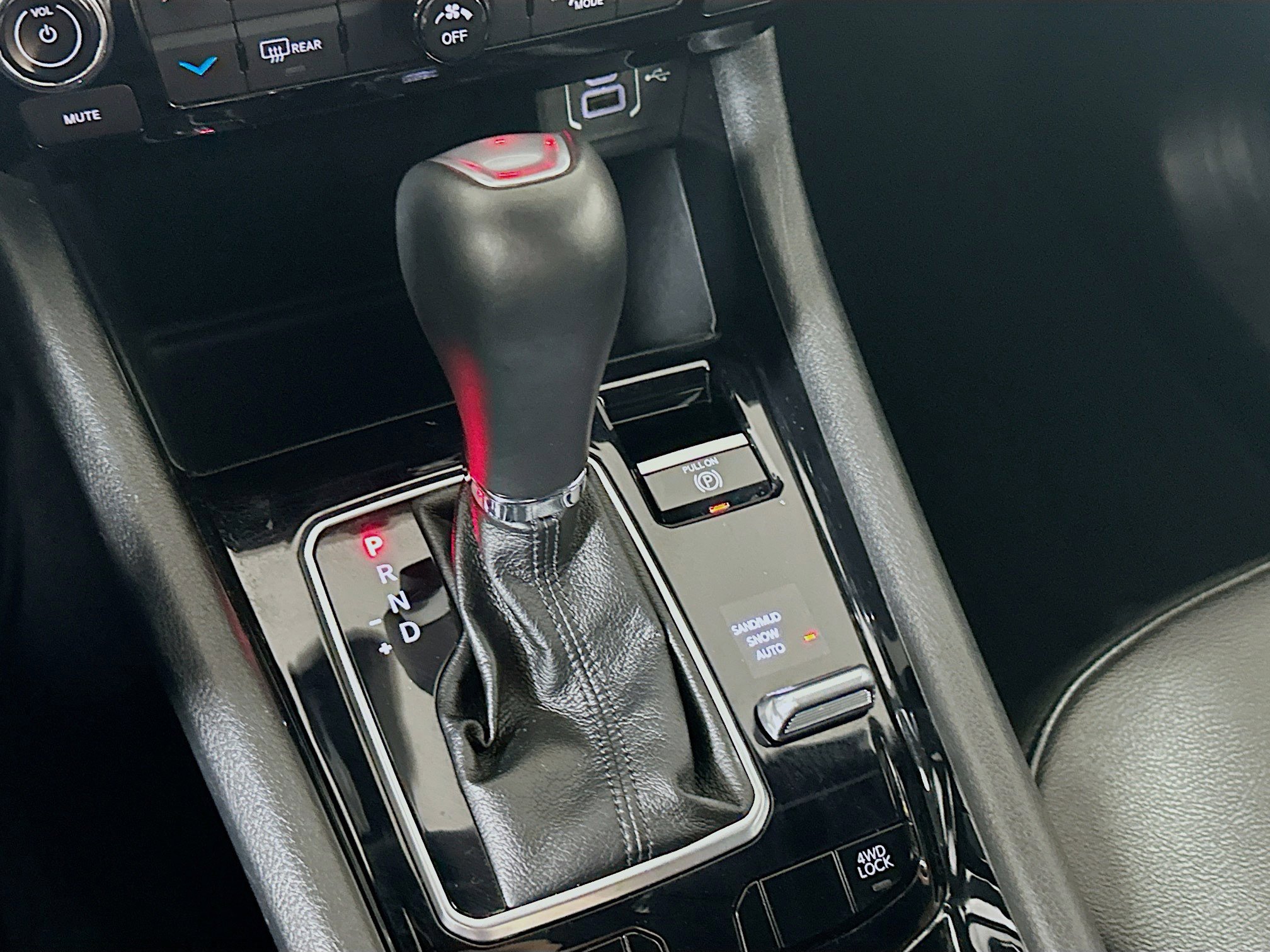 Used 2025 Jeep Compass Limited image 23