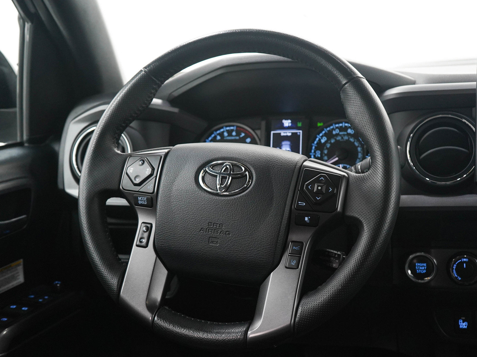 Used 2019 Toyota Tacoma TRD Off-Road AWD/4WD image 17
