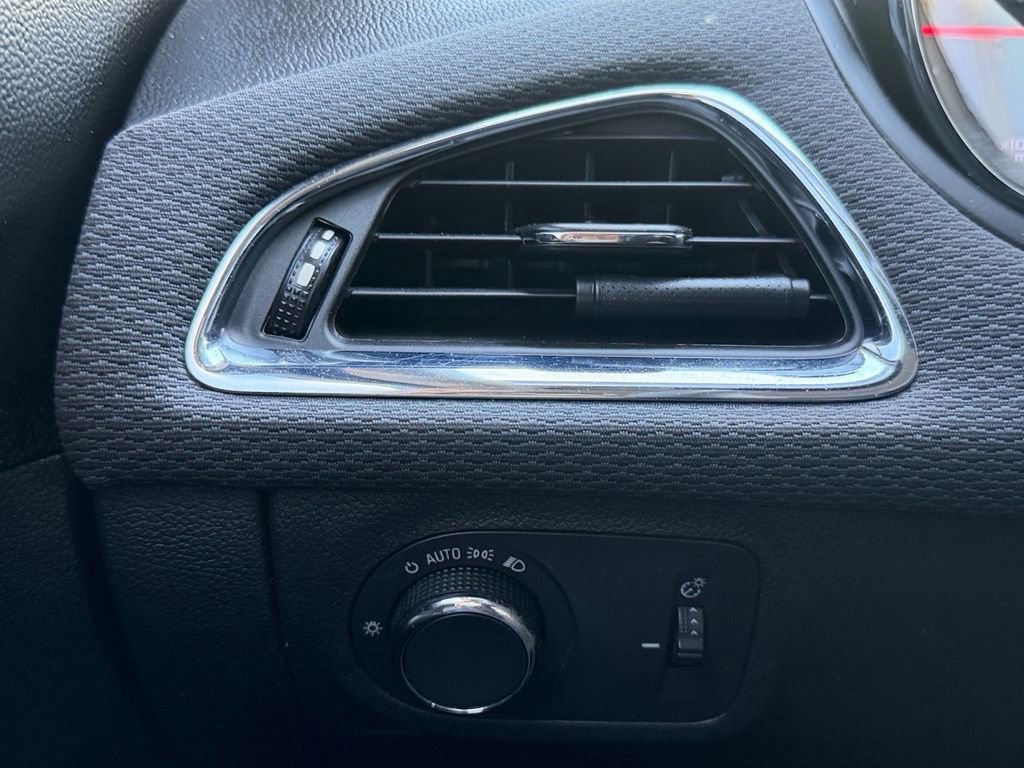 Used 2019 Chevrolet Cruze LT w/ LT Fleet Convenience Package FWD image 21