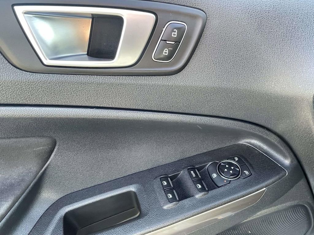 Used 2019 Ford EcoSport SE image 18
