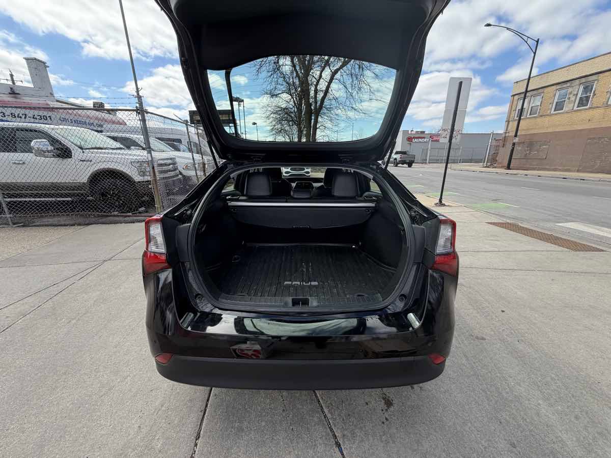 Used 2021 Toyota Prius XLE image 20