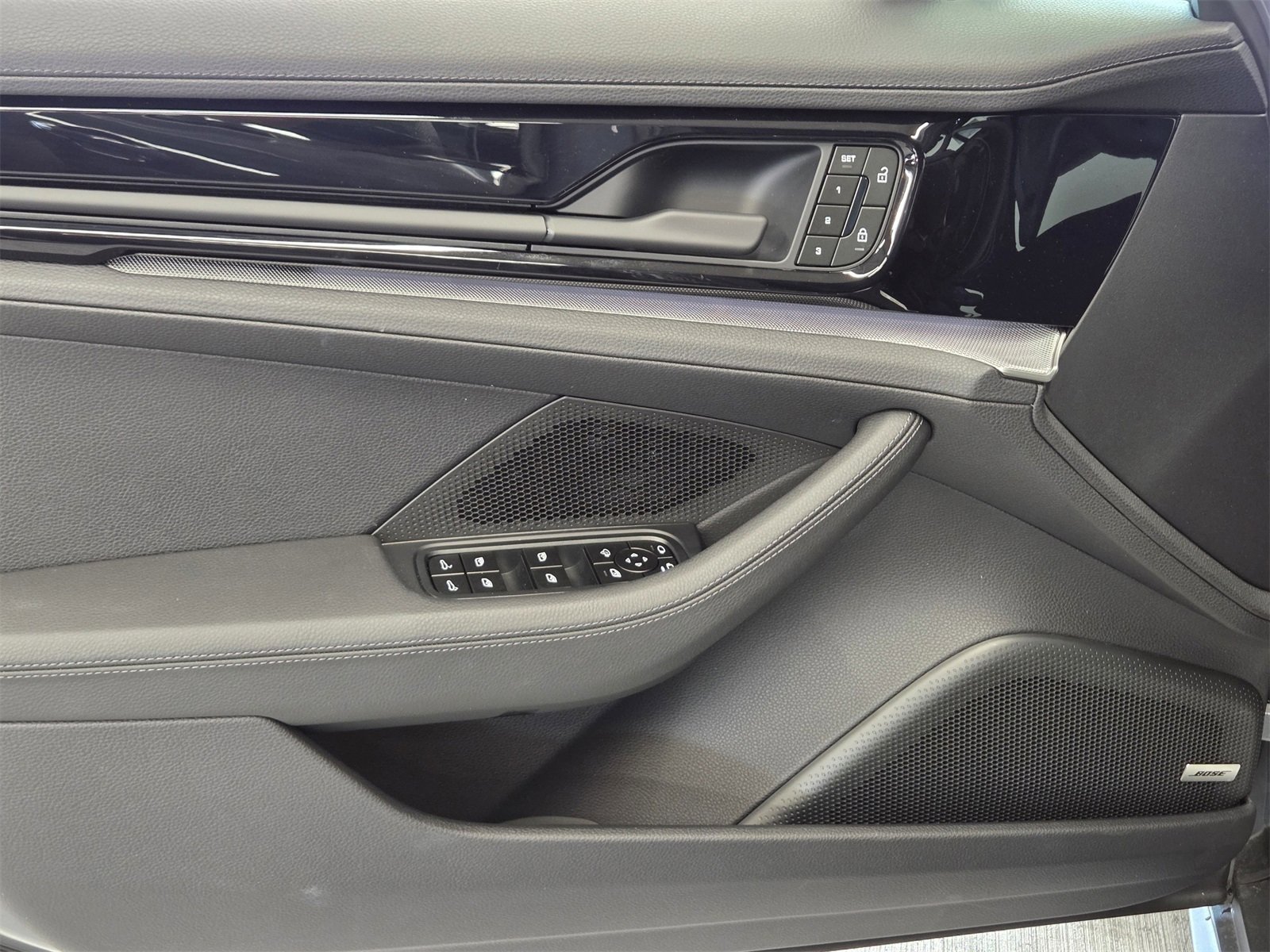 Certified 2025 Porsche Panamera image 14