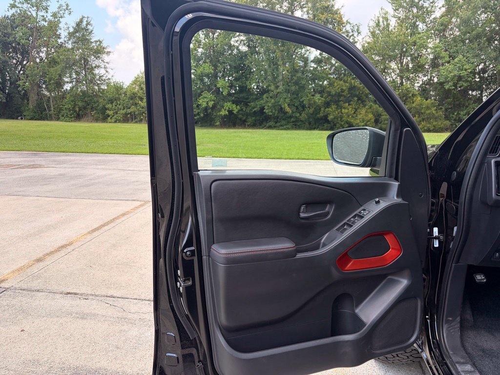 Used 2026 Nissan Frontier PRO-4X AWD/4WD image 8