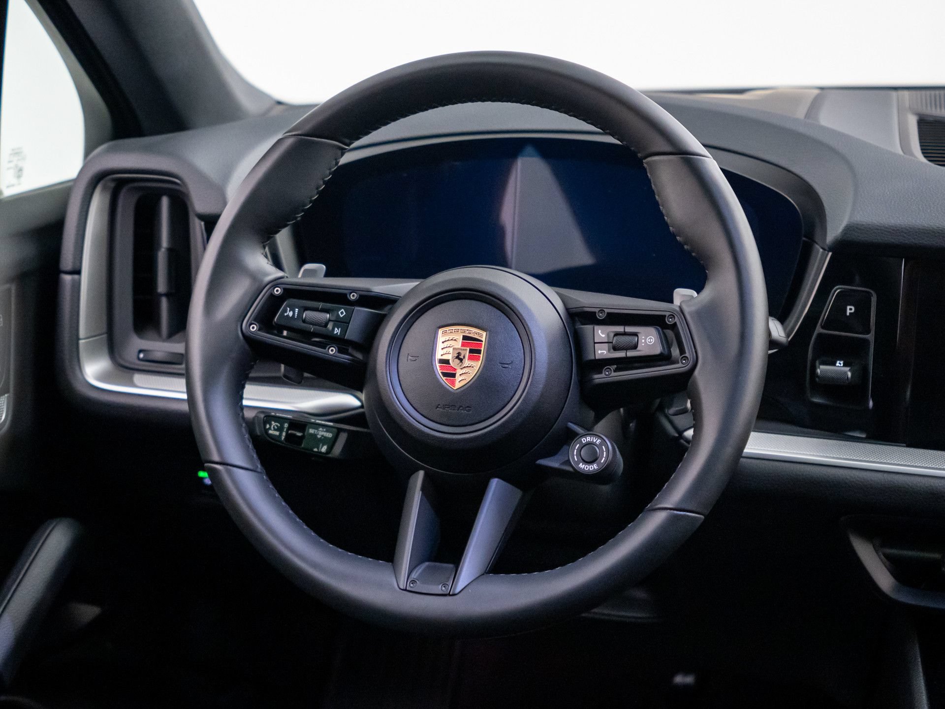 Certified 2025 Porsche Cayenne Coupe AWD/4WD image 12