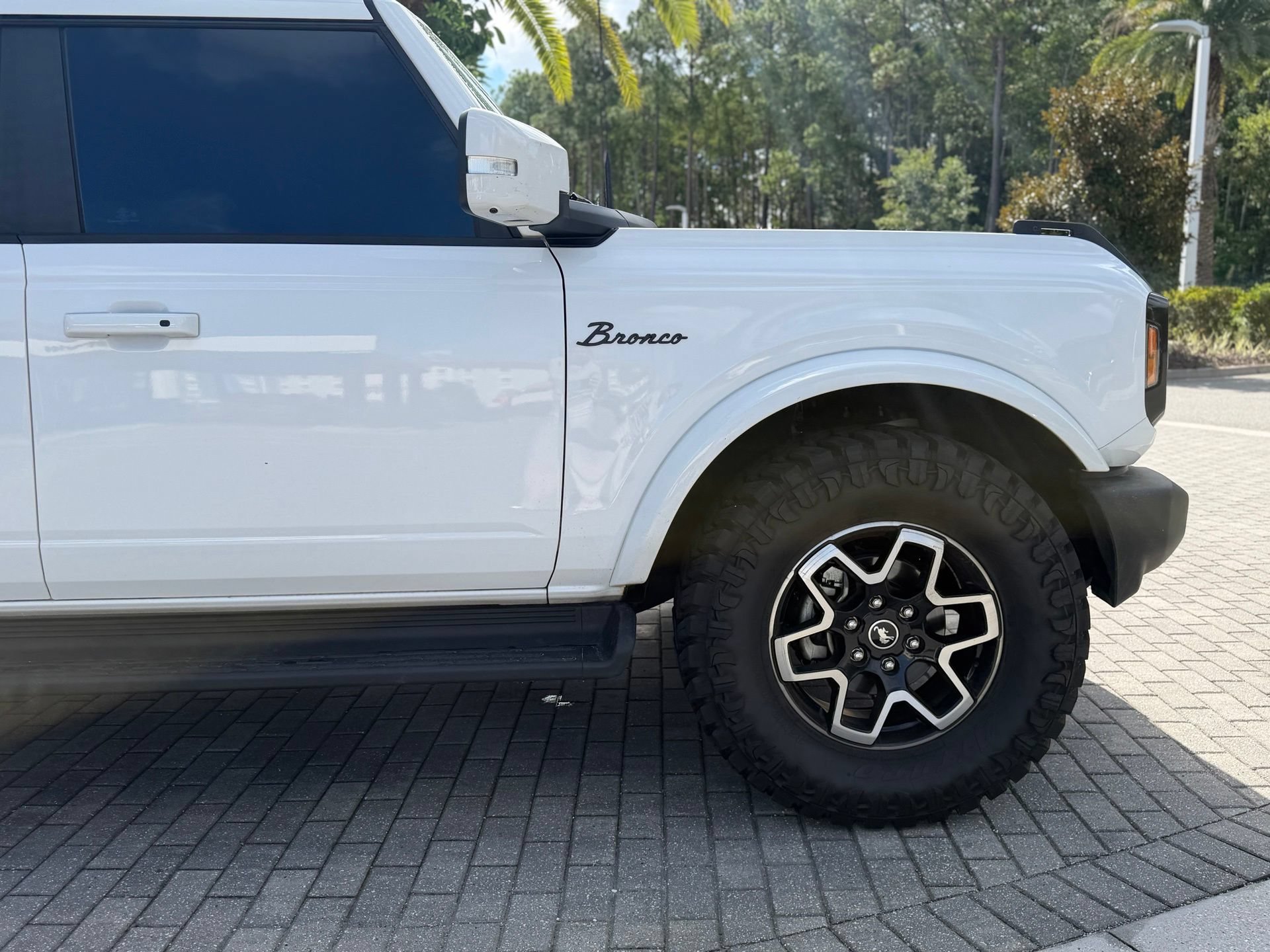 Used 2025 Ford Bronco Outer Banks AWD/4WD image 9