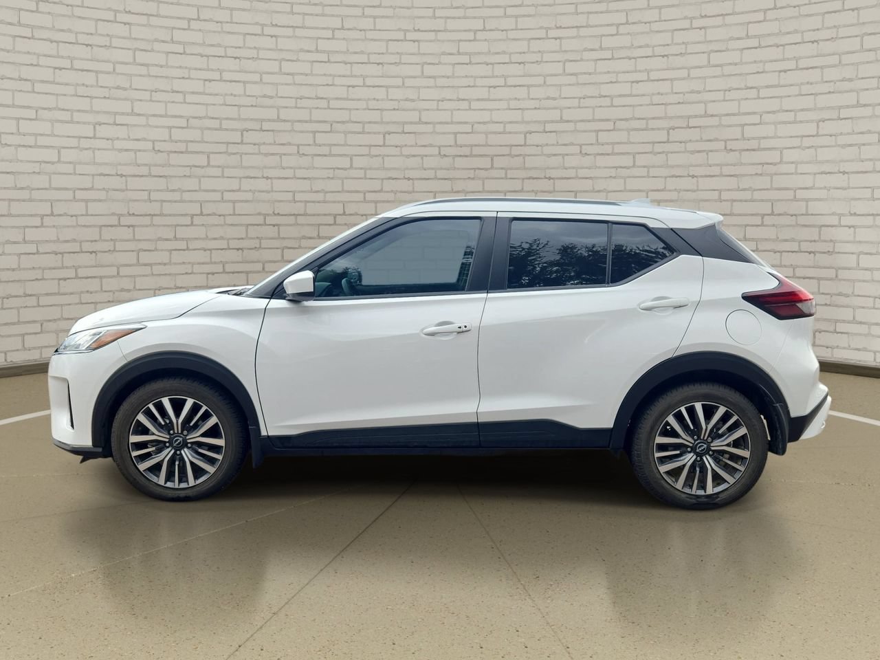 Certified 2024 Nissan Kicks SV FWD image 8
